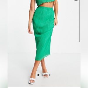 NWT - ASOS Design - Green MIDI Skirt (Size 4)